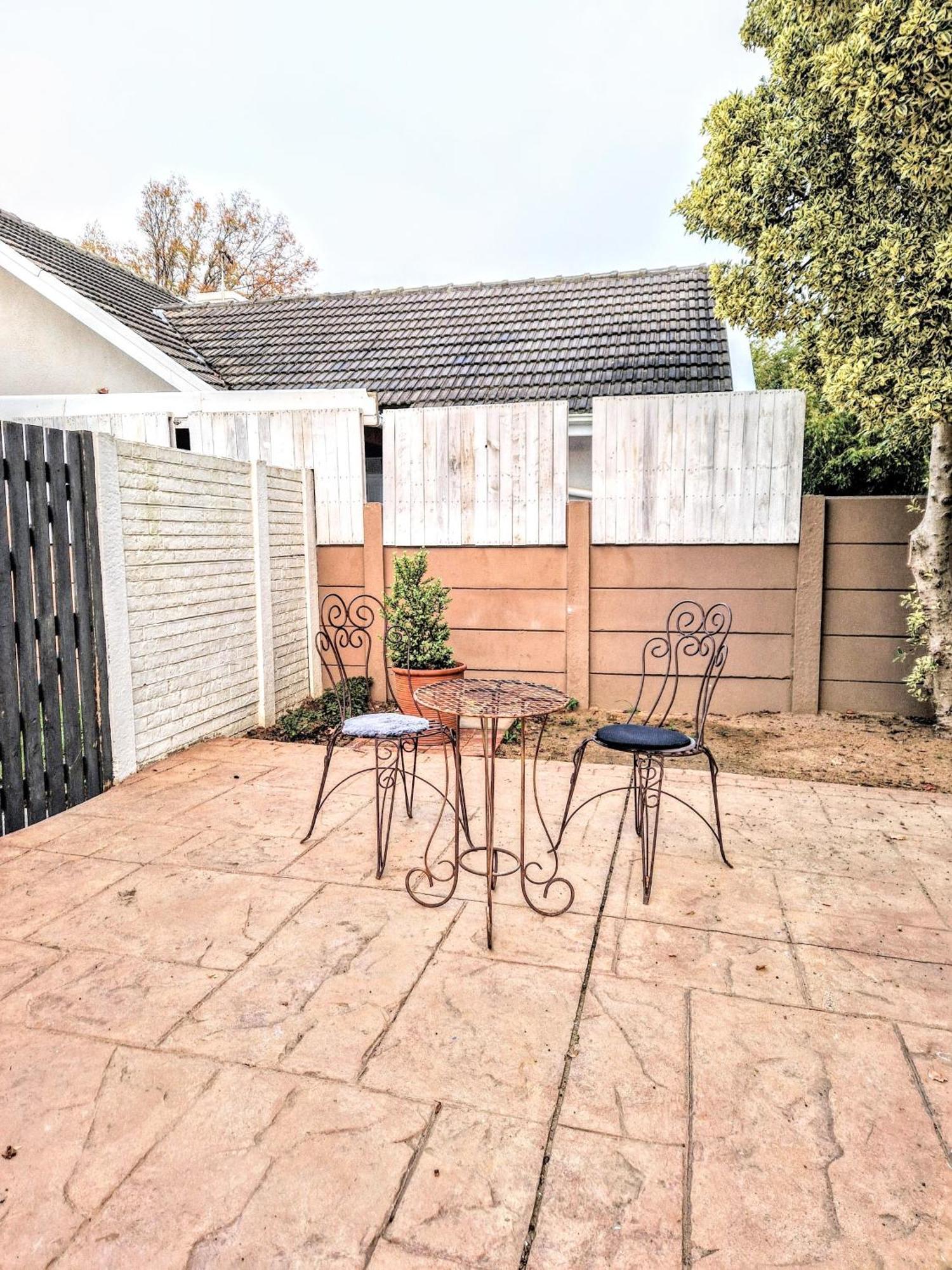 9 On Drommedaris Stellenbosch Exterior foto